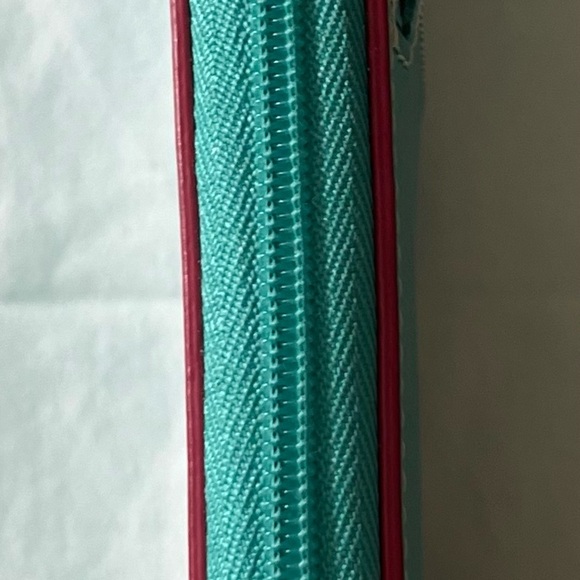 BAEKGAARD Turquoise Leather Zip Round Passport Travel Wallet EUC. - Picture 7 of 13